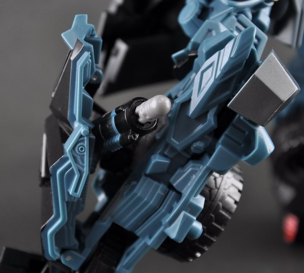 Transformers Dark Of The Moon Leader Class Ironhide  (8 of 25)
